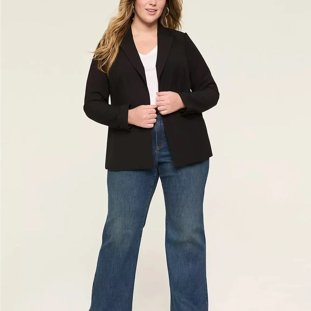 ✨ Classic Chic Blazer – NWT ✨ - Picture 5 of 10